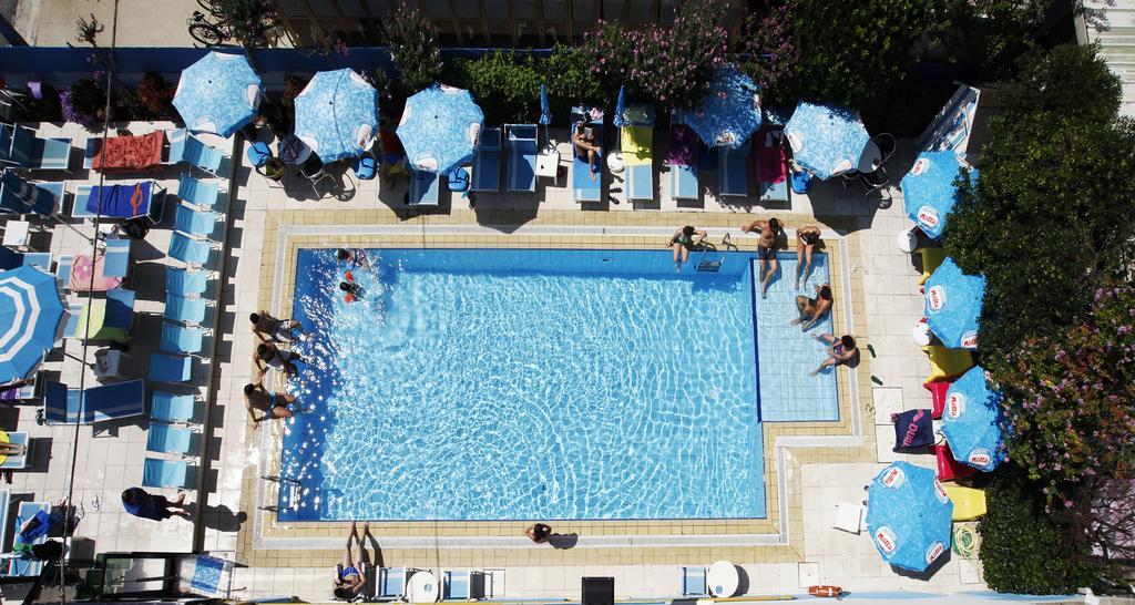 Hotel Adelphi Riccione Zewnętrze zdjęcie