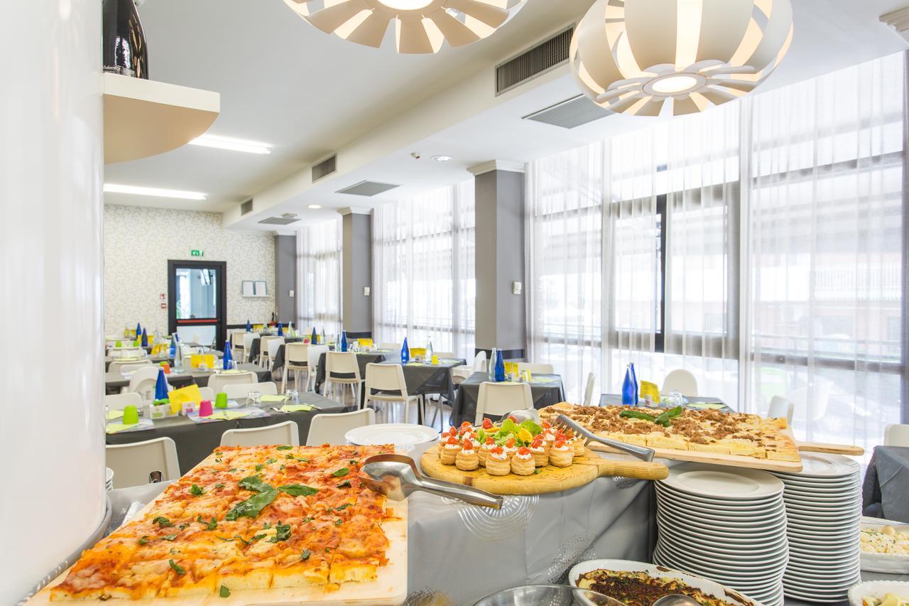 Hotel Adelphi Riccione Zewnętrze zdjęcie